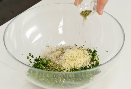 Фото шага рецепта Соус чимичурри 92513 шаг 3  