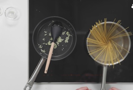 Фото шага рецепта Соус из анчоусов для пасты 175574 шаг 2  