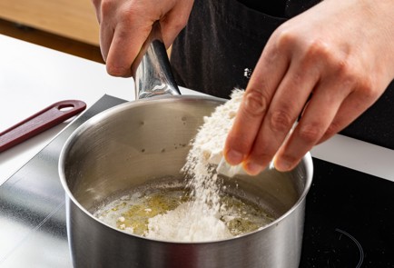 Фото шага рецепта Соус морнэ 188820 шаг 4  