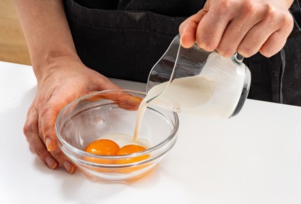 Фото шага рецепта Соус морнэ 188820 шаг 8  