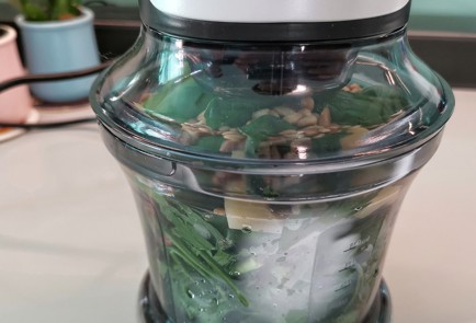 Фото шага рецепта Соус песто из трех видов орехов 151375 шаг 13  