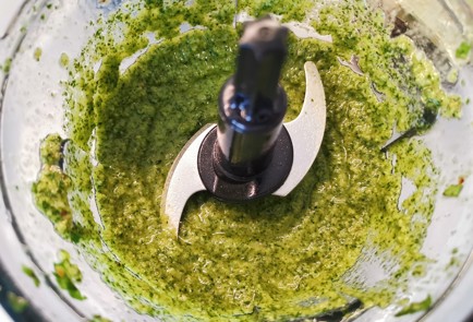 Фото шага рецепта Соус песто с бразильским орехом 151114 шаг 13  