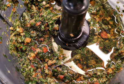 Фото шага рецепта Соус песто с печеным перцем 151585 шаг 15  