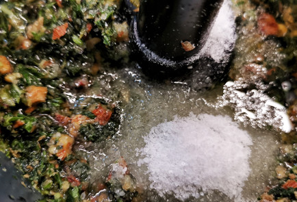 Фото шага рецепта Соус песто с печеным перцем 151585 шаг 16  