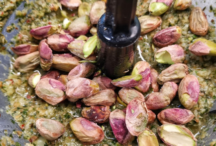 Фото шага рецепта Соус песто с печеным перцем 151585 шаг 20  