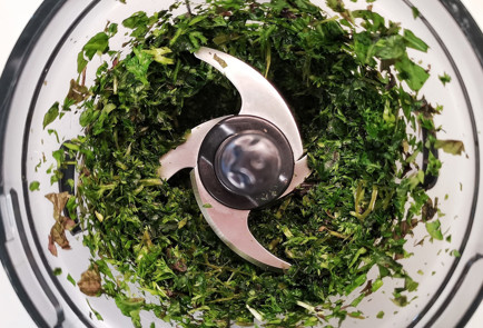 Фото шага рецепта Соус песто с печеным перцем 151585 шаг 5  