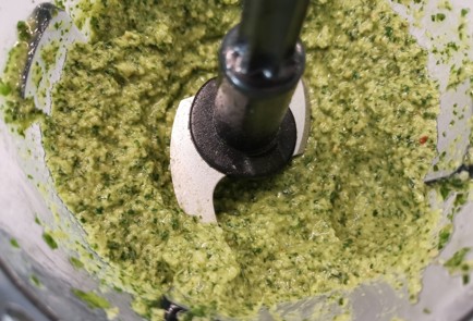 Фото шага рецепта Соус песто 189918 шаг 10  