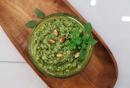 Фото шага рецепта Соус песто 189918 шаг 11  