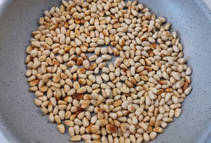 Фото шага рецепта Соус песто 190713 шаг 1  