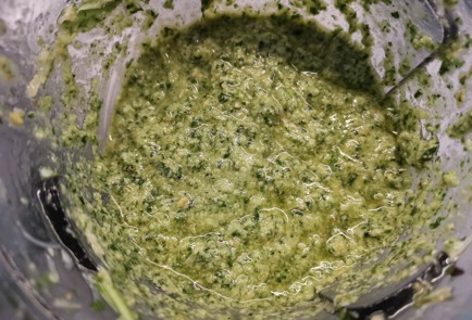 Фото шага рецепта Соус песто 190713 шаг 10  