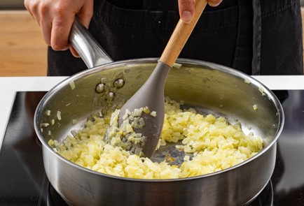 Фото шага рецепта Соус субиз 188821 шаг 7  