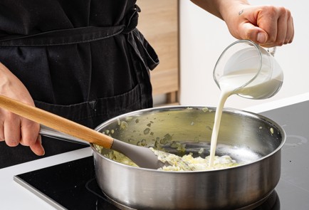 Фото шага рецепта Соус субиз 188821 шаг 8  