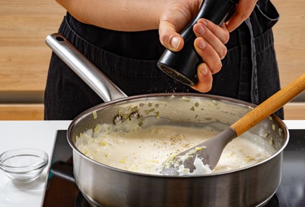 Фото шага рецепта Соус субиз 188821 шаг 9  