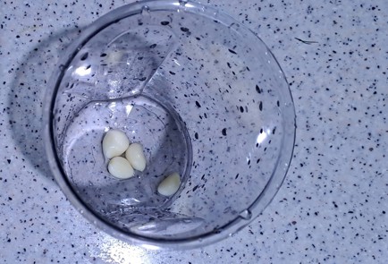 Фото шага рецепта Соус зеленый универсальный 186476 шаг 2  