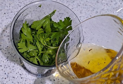 Фото шага рецепта Соус зеленый универсальный 186476 шаг 9  