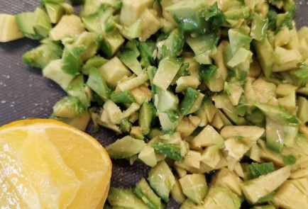 Фото шага рецепта Соуснамазка из авокадо и перепелиных яиц 152295 шаг 3  