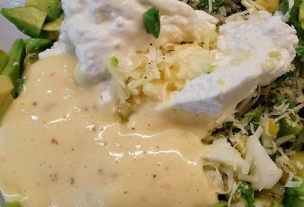 Фото шага рецепта Соуснамазка из авокадо и перепелиных яиц 152295 шаг 5  