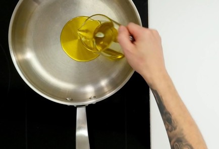 Фото шага рецепта Спагетти аматричана 49598 шаг 1  