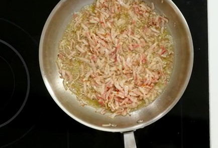 Фото шага рецепта Спагетти аматричана 49598 шаг 3  