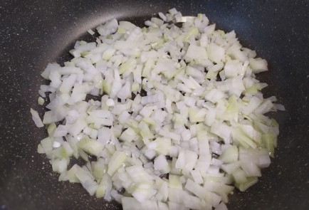 Фото шага рецепта Спагетти болоньезе 190707 шаг 1  