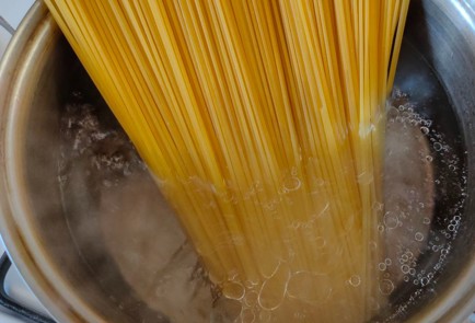 Фото шага рецепта Спагетти как болоньезе 188811 шаг 18  