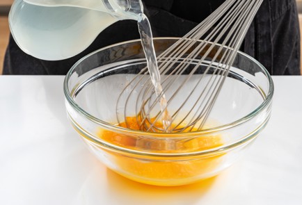 Фото шага рецепта Спагетти карбонара с анчоусами 186978 шаг 7  