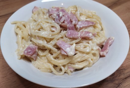 Фото шага рецепта Спагетти карбонара 189159 шаг 11