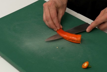 Фото шага рецепта Спагетти с анчоусами и хлебными крошками 42453 шаг 2  