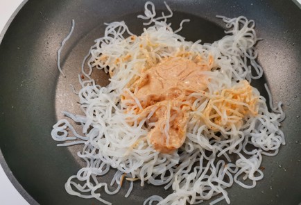 Фото шага рецепта Спагетти с беконом 189048 шаг 10  