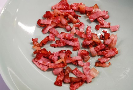 Фото шага рецепта Спагетти с беконом 189048 шаг 3  