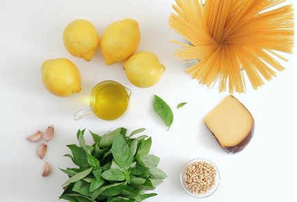 Фото шага рецепта Спагетти с лимонным песто 30218 шаг 1  