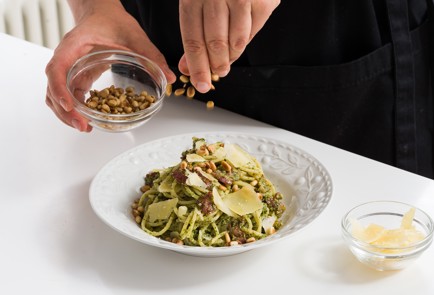 Фото шага рецепта Спагетти с песто из трав 152557 шаг 10  