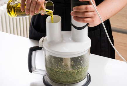 Фото шага рецепта Спагетти с песто из трав 152557 шаг 4  