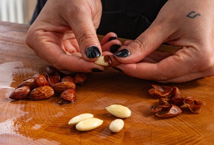 Фото шага рецепта Спагетти с песто посицилийски 186977 шаг 4  