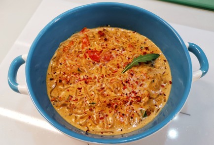 Фото шага рецепта Спагетти с сыром страчателла 175818 шаг 10  