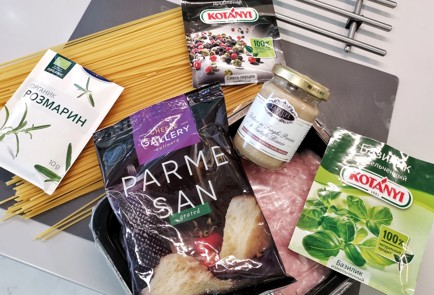 Фото шага рецепта Спагетти с трюфельным соусом 151115 шаг 1  