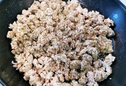 Фото шага рецепта Спагетти с трюфельным соусом 151115 шаг 6  