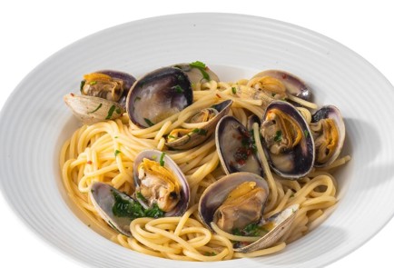 Фото шага рецепта Спагетти с вонголе 139713 шаг 10  