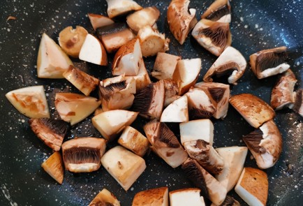 Фото шага рецепта Спагетти ширатаки с грибами 174161 шаг 2  