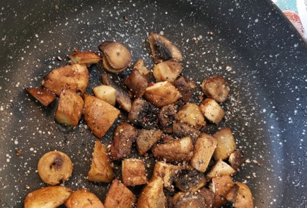 Фото шага рецепта Спагетти ширатаки с грибами 174161 шаг 4  