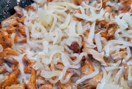 Фото шага рецепта Спагетти ширатаки с лисичками 174738 шаг 10  