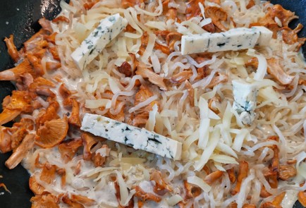 Фото шага рецепта Спагетти ширатаки с лисичками 174738 шаг 11  