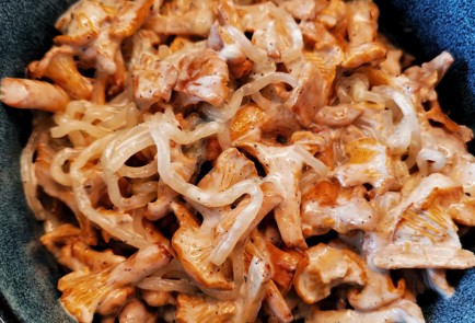 Фото шага рецепта Спагетти ширатаки с лисичками 174738 шаг 13  