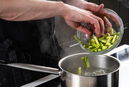 Фото шага рецепта Спагетти со спаржей 191614 шаг 8  