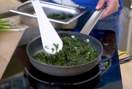 Фото шага рецепта Спанакопита с фетой 151365 шаг 4  