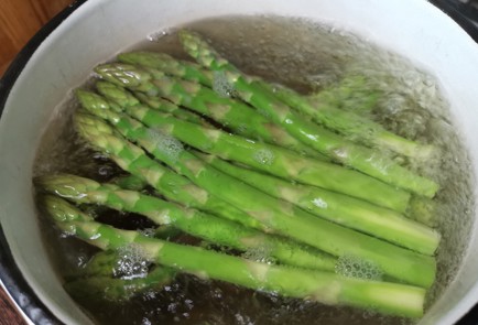 Фото шага рецепта Спаржа на гриле 189476 шаг 7  