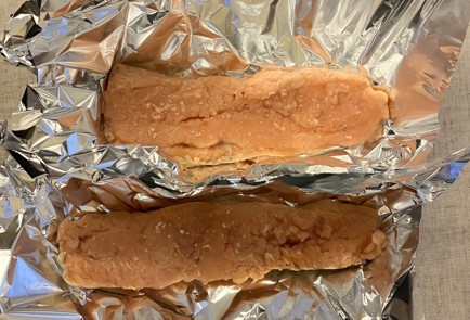 Фото шага рецепта Горбуша в фольге с маринованным луком 190843 шаг 9  