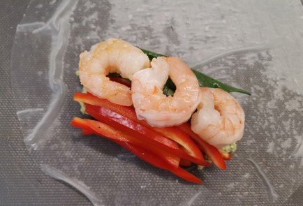 Фото шага рецепта Спрингролл с креветками 188425 шаг 10  