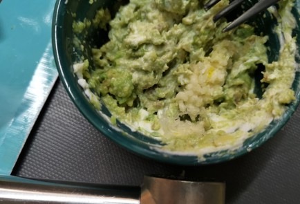 Фото шага рецепта Спрингролл с креветками 188425 шаг 5  