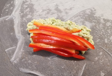 Фото шага рецепта Спрингролл с креветками 188425 шаг 9  